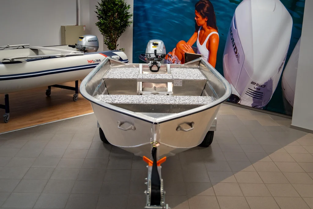 TRAPPER V370 + HONDA BF 10 SHU + RESPO 18280