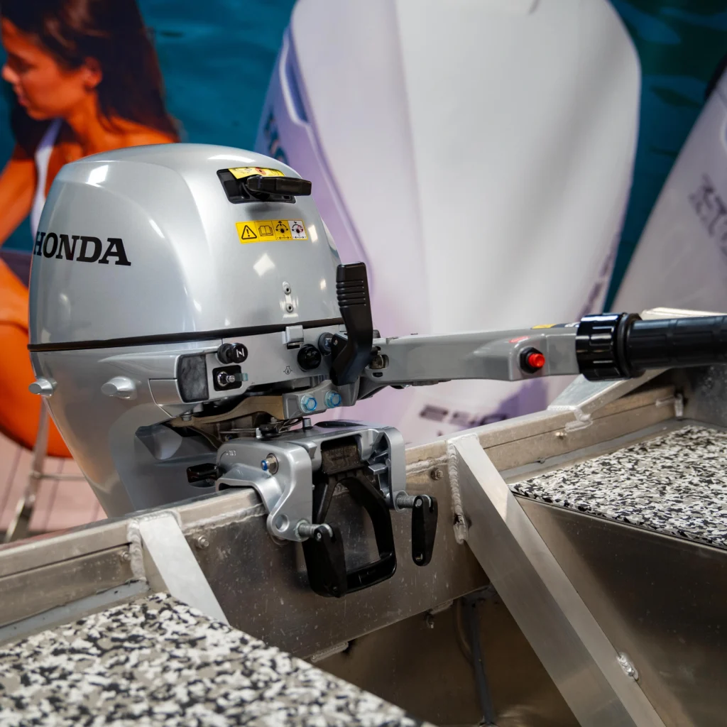 TRAPPER V370 + HONDA BF 10 SHU + RESPO 18280